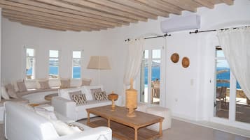 TOPOS MYKONOS KYMOTHOE VILLA | Living area