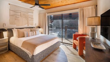 1 Schlafzimmer, Zimmersafe, Schreibtisch, Bügeleisen/Bügelbrett