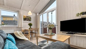 Fernseher, Kamin, DVD-Player, Stereoanlage