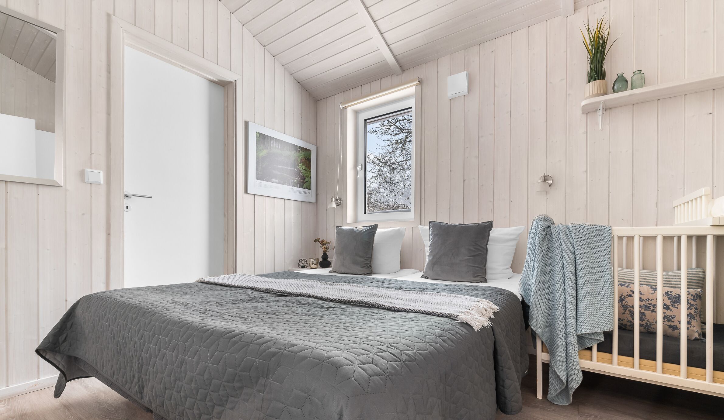 2 Schlafzimmer, Reisekinderbett, kostenloses WLAN