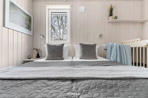 2 makuuhuonetta, vauvan matkasänky, ilmainen Wi-Fi