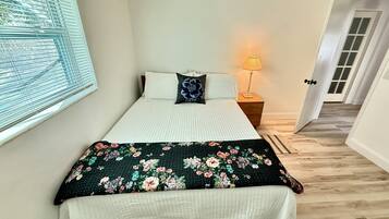 2 bedrooms, in-room safe, desk, iron/ironing board