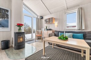 TV, fireplace, DVD player, stereo - "Stay in the Bergkristall: Cozy vacation home in the Harz!" (St. Andreasberg)