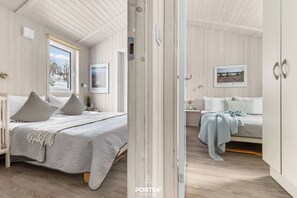 5 bedrooms, travel cot, free WiFi