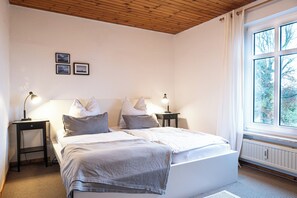 2 Schlafzimmer, Schreibtisch, Bügeleisen/Bügelbrett, kostenloses WLAN