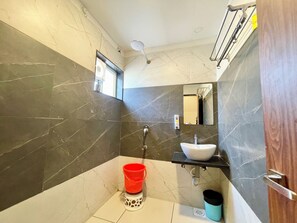 Habitación cuádruple Deluxe | Baño