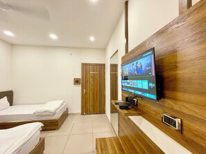 Premium bedding, free WiFi - Hotel Govindam Inn - near Temple (Ujjain)