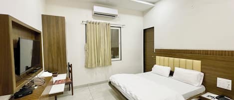 Premium bedding, free WiFi