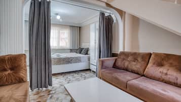 Vila luxo, 3 quartos | Área de estar | TV