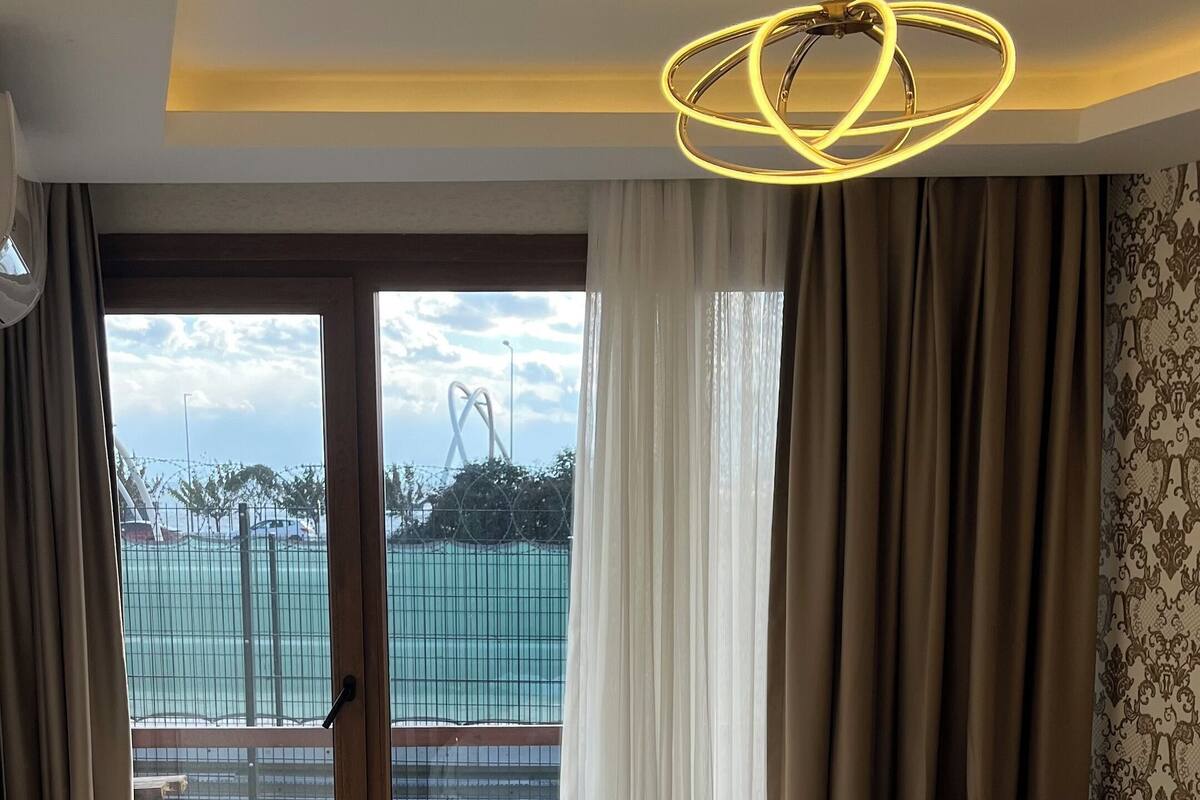 Deluxe Suite | Egyptian cotton sheets, premium bedding, desk, laptop workspace