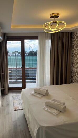 Deluxe Suite | Egyptian cotton sheets, premium bedding, individually decorated