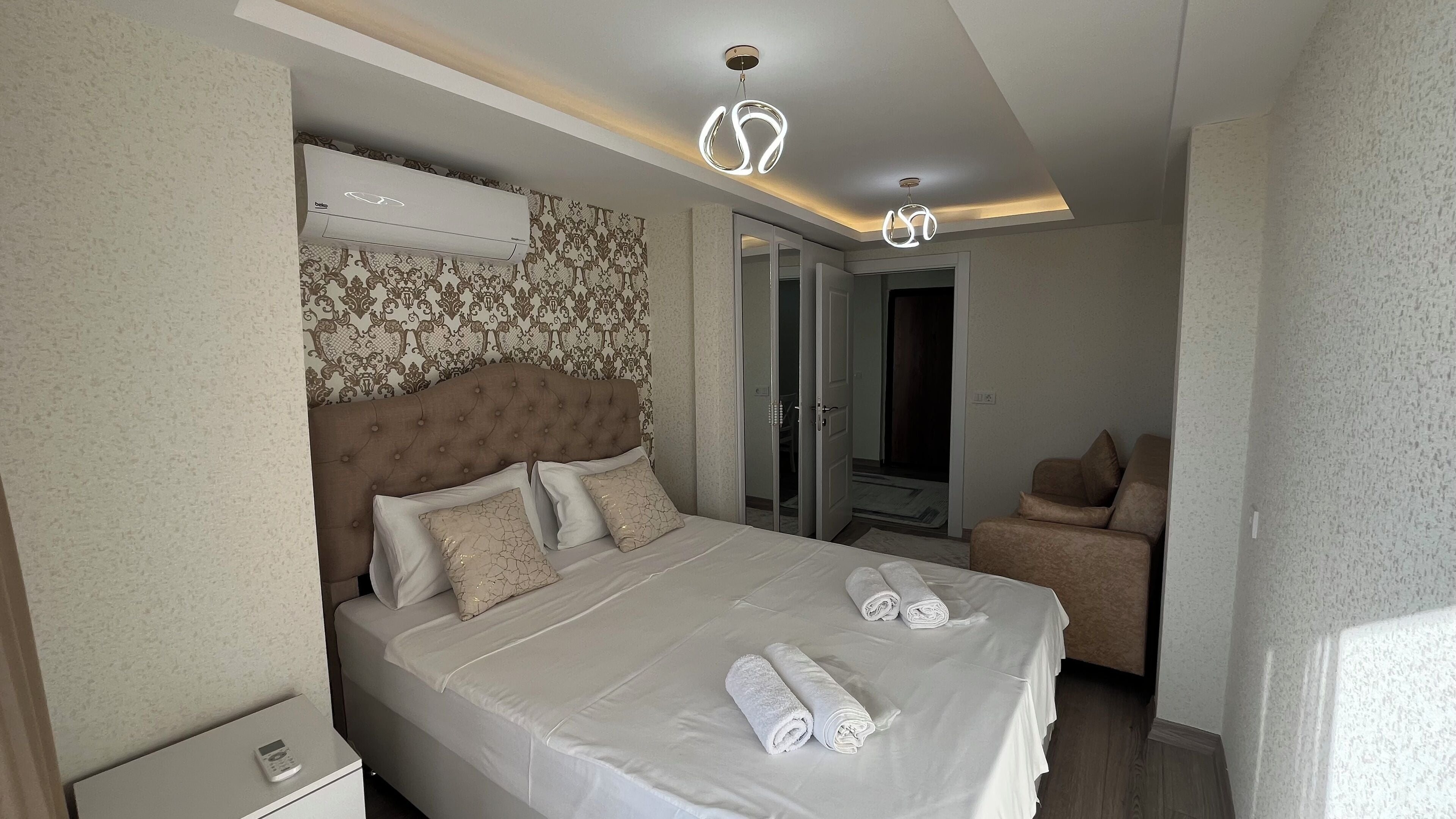 Deluxe Suite | Egyptian cotton sheets, premium bedding, individually decorated