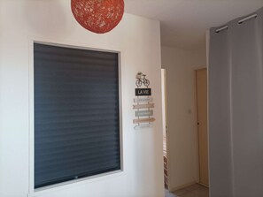 Interior - St Pierre la Mer: 1-bedroom apt, pool, parking, 4 ppl (Fleury-Saint-Pierre-la-Mer)