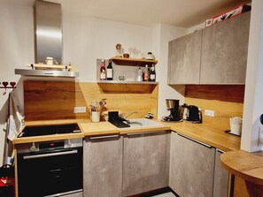 Fridge, microwave, oven, dishwasher