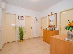 Lobby - Cozy and Smart Rovinj Apartment With Balcony (Rovinj)