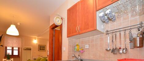 Studio (Studio Apartment) | Privékeuken | Een koelkast