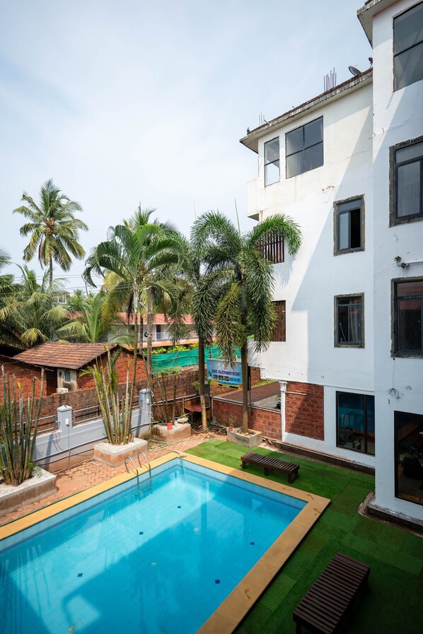 Alberca al aire libre 