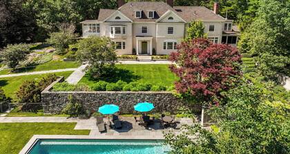 Luxury Boston Estate w/ Heated Pool (Sleeps 18)