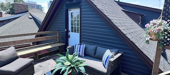 NEW 1BR Loft Steps to Downtown St. Catharine’s, 15 min to Niagara Falls/Wineries