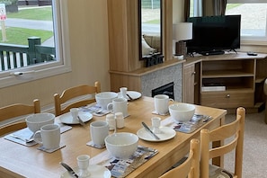 Cabin | Dining
