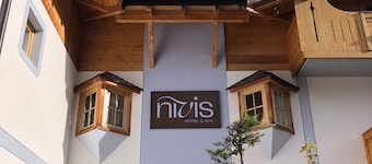 Nivis Hotel