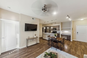 Interior - Cullen 6103 I New Construction 1Bd Apt I Gated (Houston)