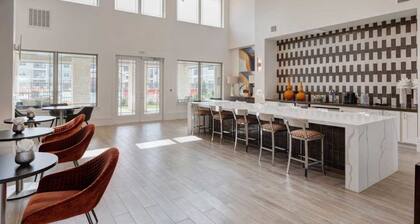 C Creek 5302 I New Construction 2Bd Apt I Gated