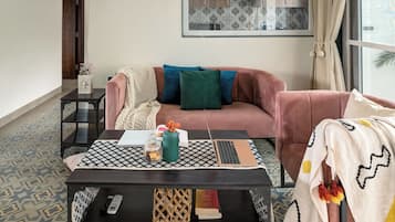 Apartment, 2 Bedrooms | Living area