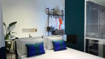 1 makuuhuone, tallelokero huoneessa, silitysrauta/-lauta