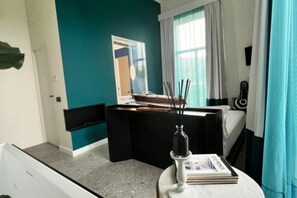 1 chambre, coffres-forts dans les chambres, bureau