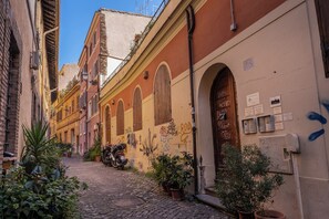 Front of property - CIANCALEONI APPARTAMENTO (Rome)