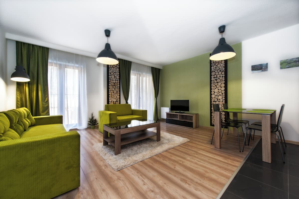 Appartement (223) | Woonruimte | Flatscreentelevisie