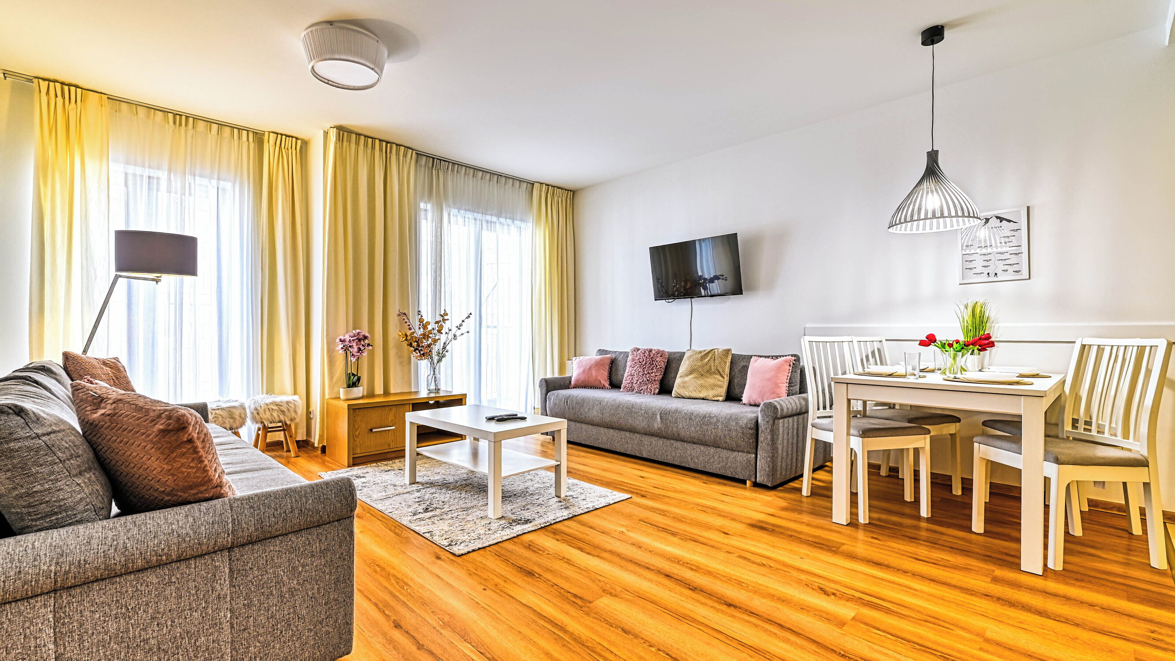 Apartment (243) | Wohnbereich | Flachbildfernseher