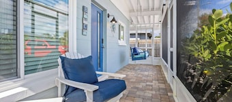3BR Cocoa Beach Oasis w Tiki Hut & Kayaks (Walk to