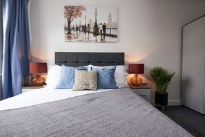 2 chambres, bureau, fer et planche à repasser, Wi-Fi gratuit