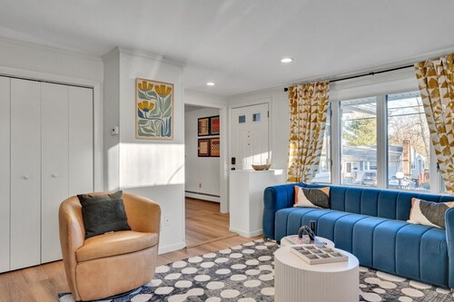 Luxury Boston Ranch –Sleeps 8|Pet+|Private pool