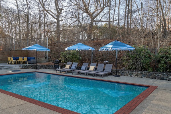 Outdoor Swimming Pool (Open April to Sep)