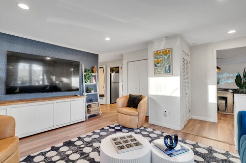 Luxury Boston Ranch –Sleeps 8|Pet+|Private pool