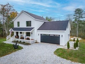 Exterior - Birch Tree Retreat, 6-bedroom family getaway spot (South Thomaston)