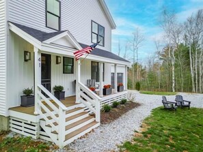 Terrace/patio - Birch Tree Retreat, 6-bedroom family getaway spot (South Thomaston)