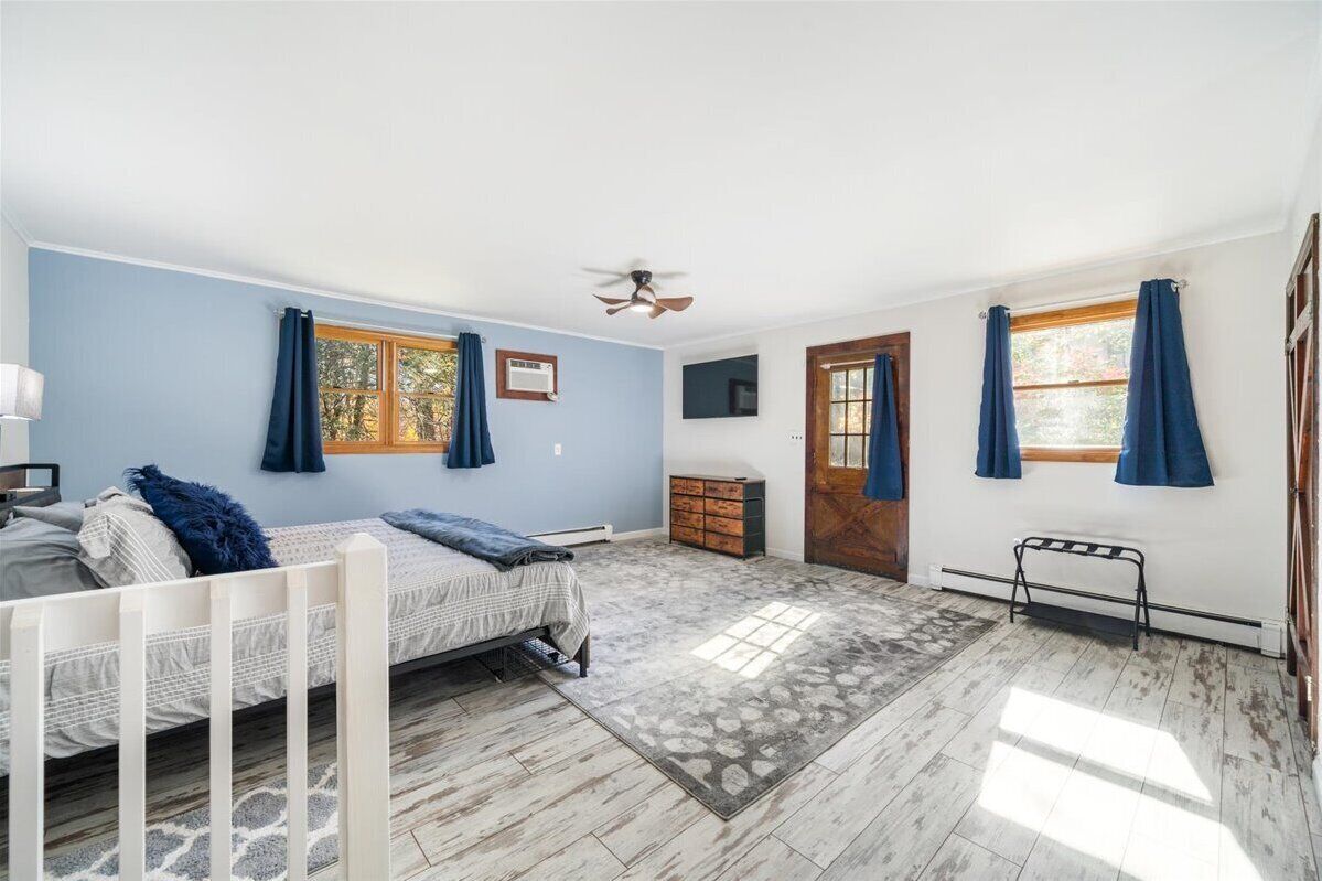 3 Schlafzimmer, Schreibtisch, Bügeleisen/Bügelbrett, Reisekinderbett