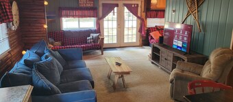 NEW! Chappy's Cabin - Very Cute, Comfy, and Traditional!