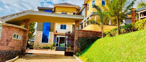 Classic Double or Twin Room, Mountain View