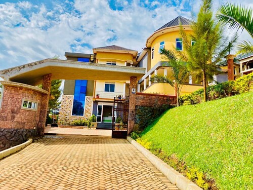 Jebel Hotel and Lounge Buloba