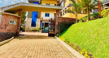 Jebel Hotel and Lounge Buloba