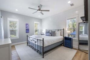 4 camere, ferro/asse da stiro, culla da viaggio, Wi-Fi gratuito