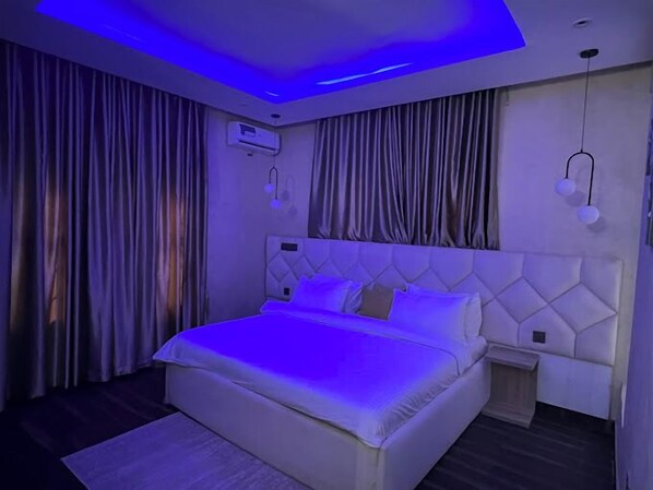 Junior Apartment, Balcony, City View | 3 bedrooms, desk, laptop workspace, free WiFi