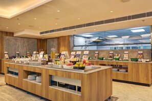 Breakfast buffet - Cygnett Inn Airport (Jaipur)