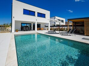 Villa (Four Bedroom Villa with Pool) | Utendørsbasseng