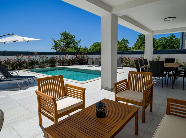 Villa (Four Bedroom Villa with Pool) | Außenpool